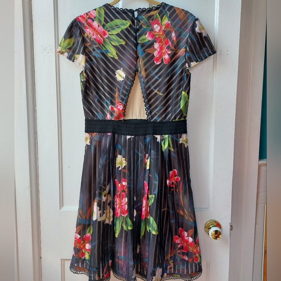 Chelsea28 Striped Floral Fit & Flare Dress Size Large - Picture 3 of 7